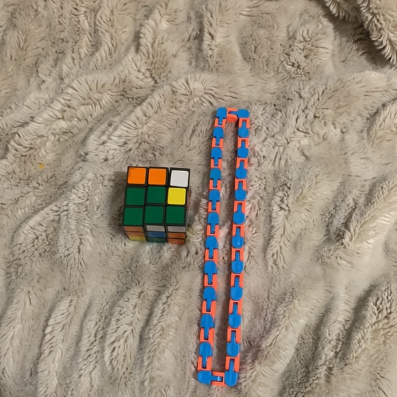 Fidgets - Picture 4 of 4